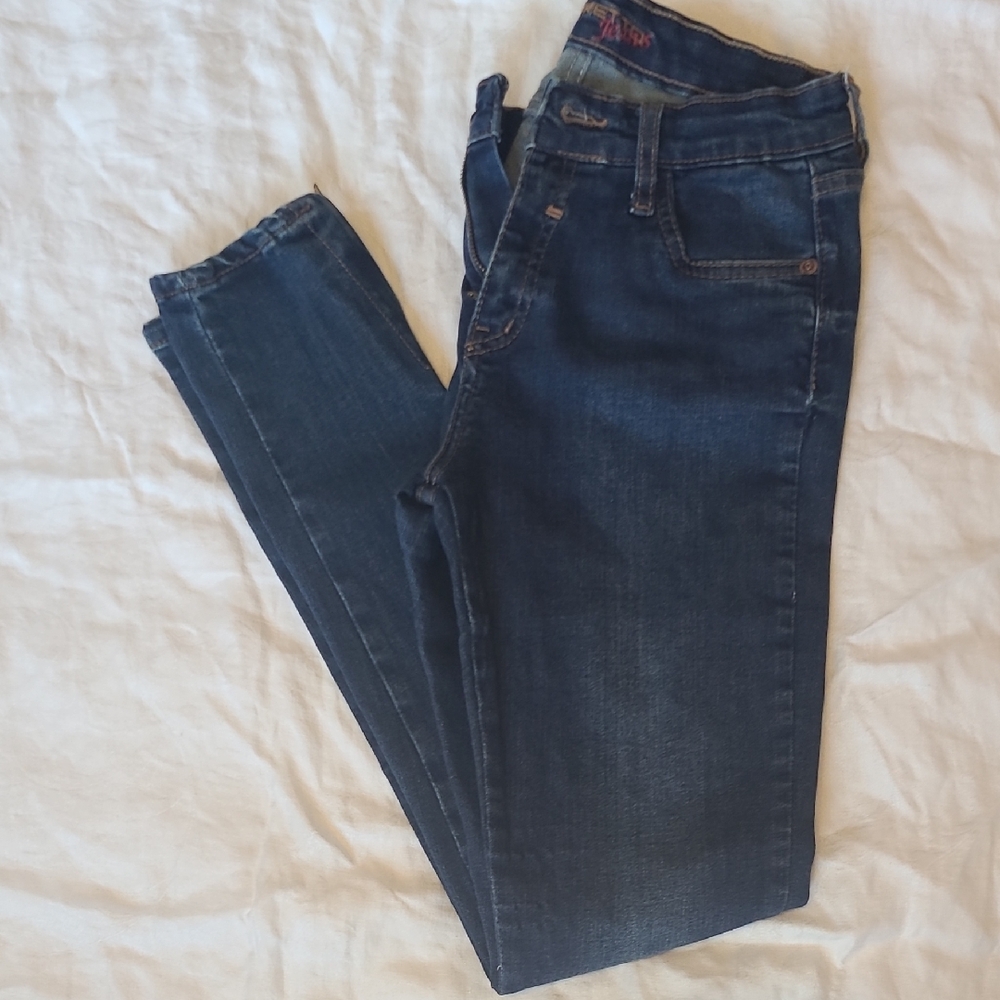 Blue Skinny Jeans with Classic Denim Style